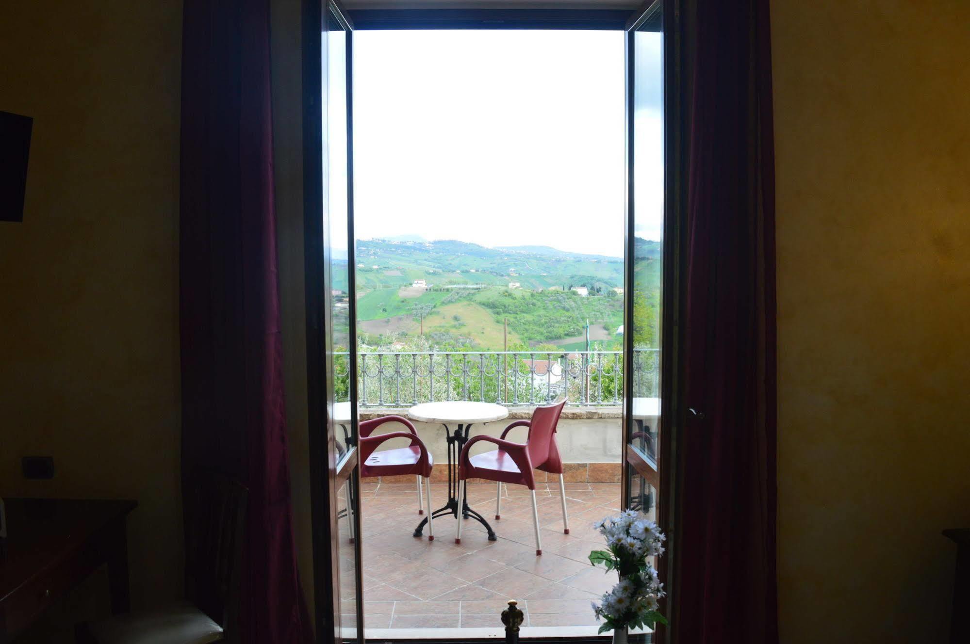 Villa Tre Colli Agri B&B Ariano Irpino Luaran gambar