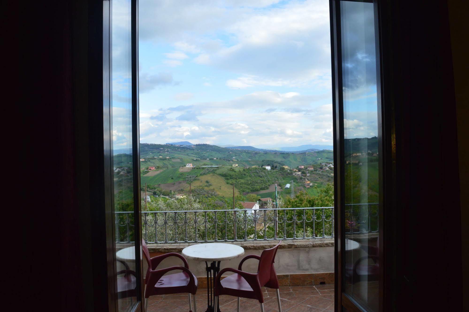 Villa Tre Colli Agri B&B Ariano Irpino Luaran gambar